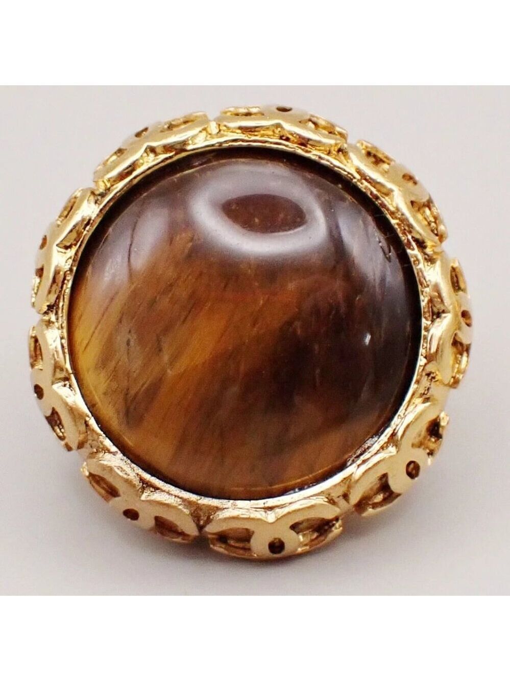 CHANEL CC ogo Tiger Eye Round Button Earrings 94P Clip-On GHW Vintage 298-082025 - Picture 5 of 11